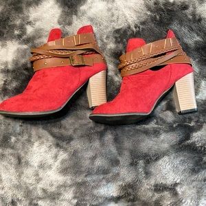 ankle boots, chunky heel, leather straps, buckles